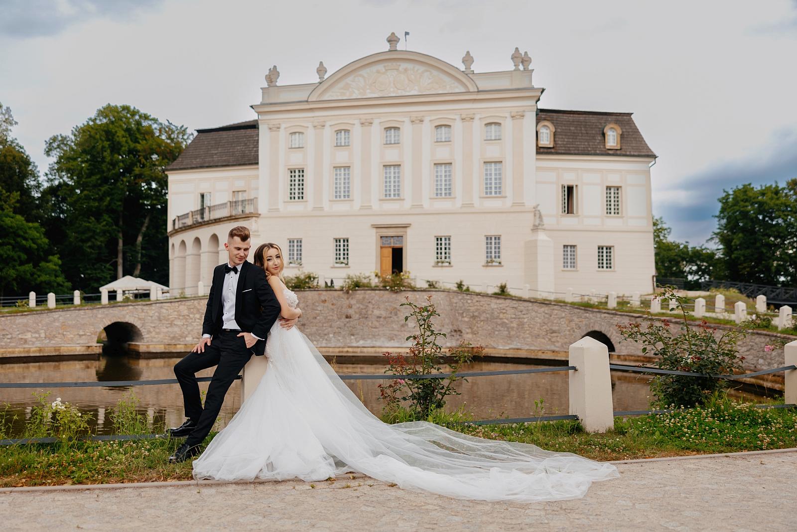 pałac w Kurozwękach fotografia ślubna Tarnów bialaramka