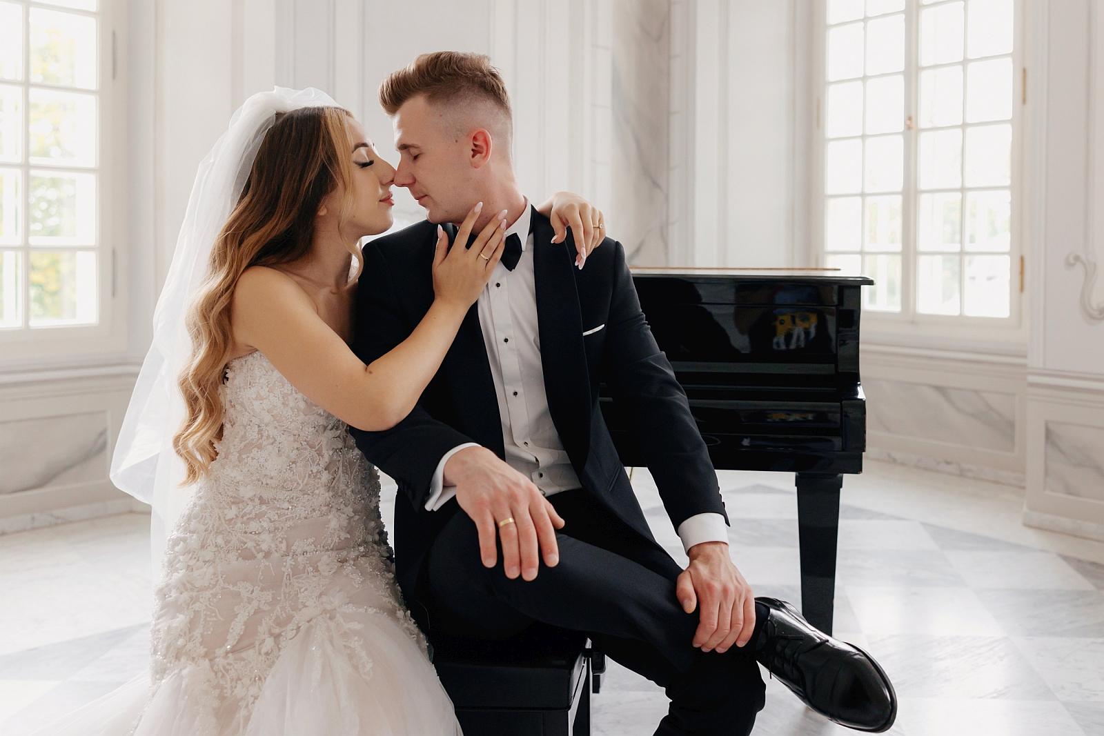 pałac w Kurozwękach fotografia ślubna Tarnów bialaramka
