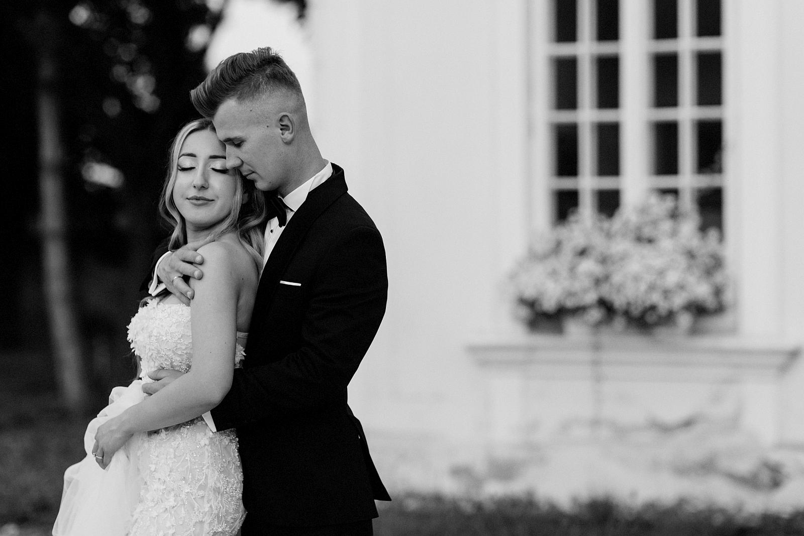 pałac w Kurozwękach fotografia ślubna Tarnów bialaramka