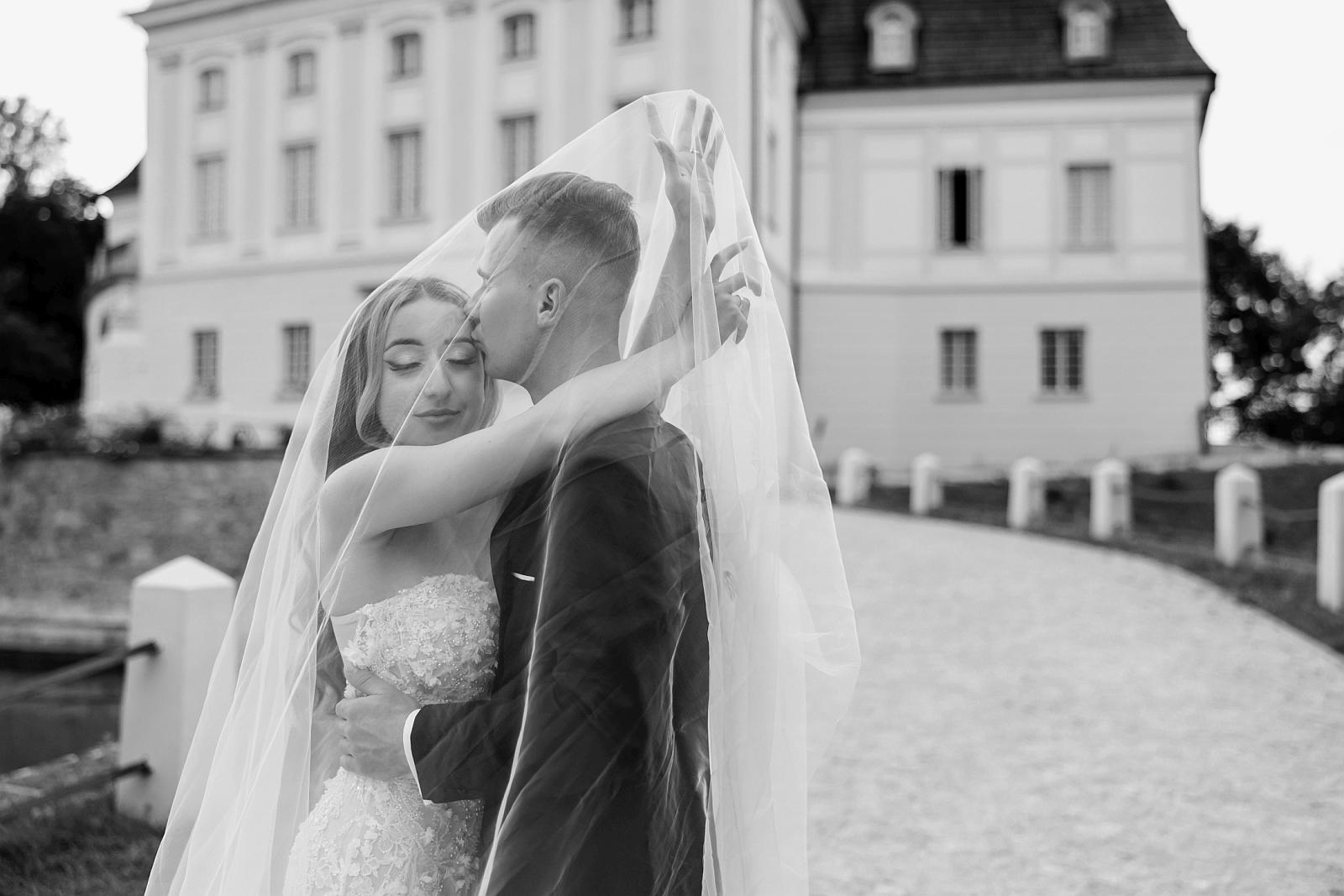Panna młoda z welonem